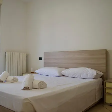 Splendido Bilocale Con Piscina * Brebbia