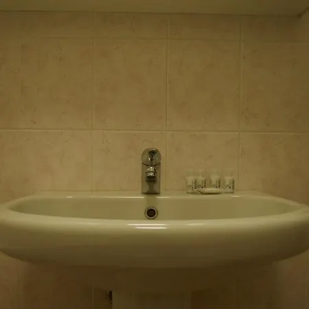 Splendido Bilocale Con Piscina Brebbia