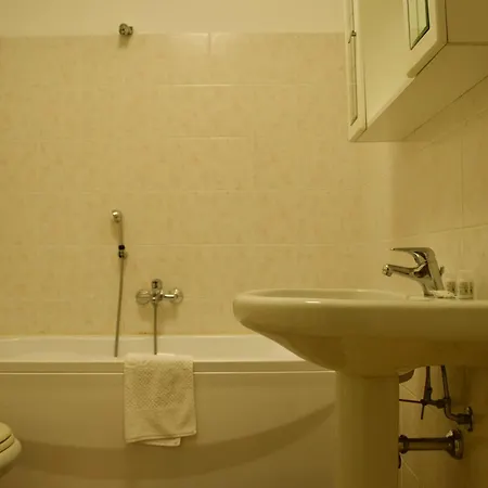 Splendido Bilocale Con Piscina *
