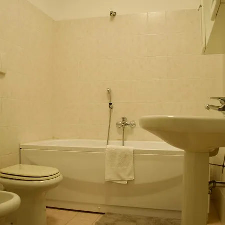 Splendido Bilocale Con Piscina * Brebbia