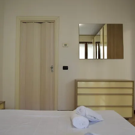 Splendido Bilocale Con Piscina * Brebbia