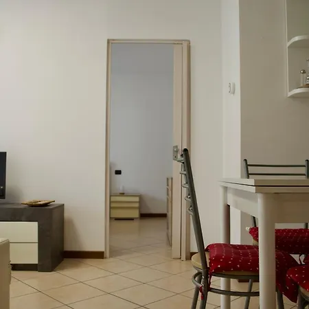 Splendido Bilocale Con Piscina